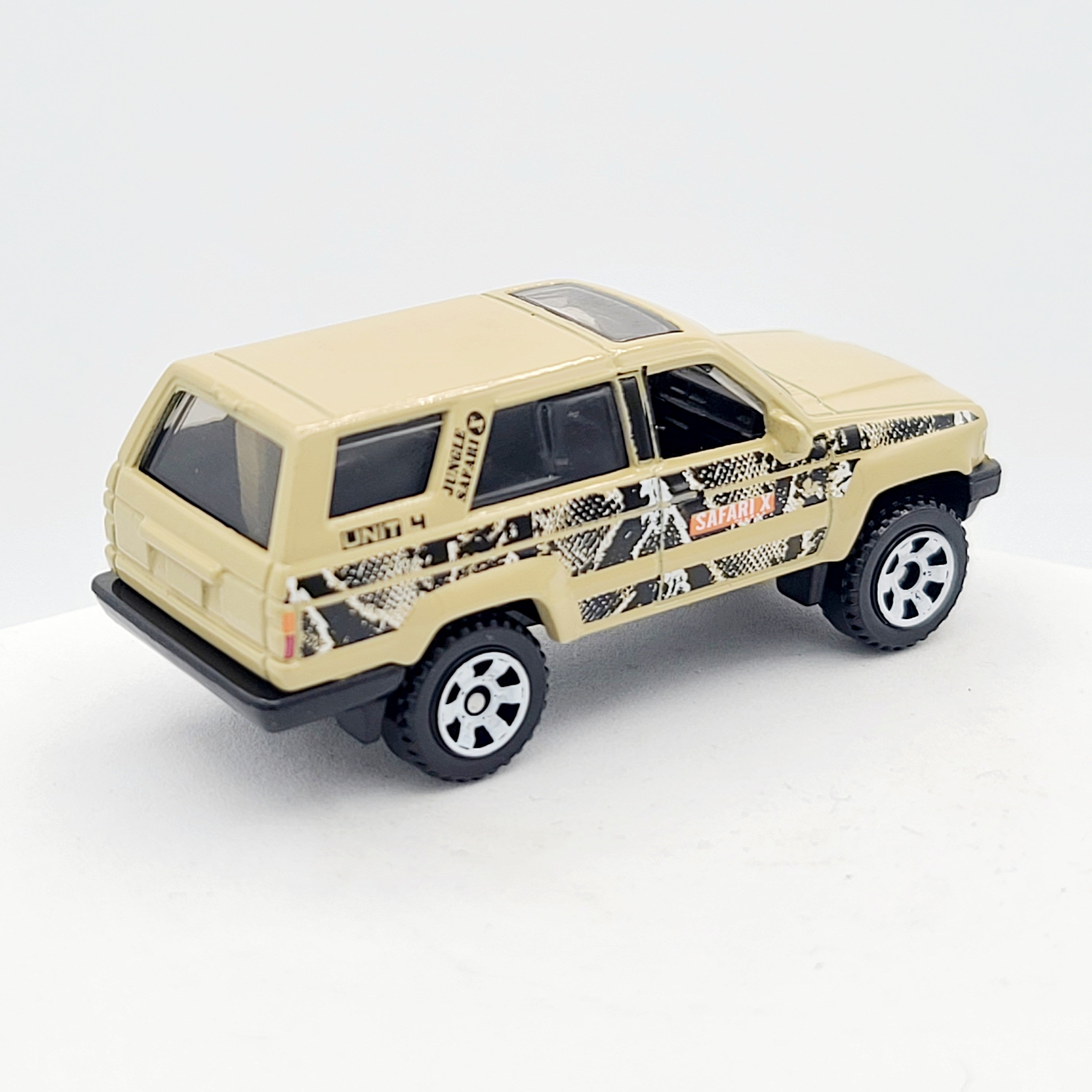 Matchbox '85 Toyota 4runner (2023 MBX 5 Pack Exclusive - Adventure II)